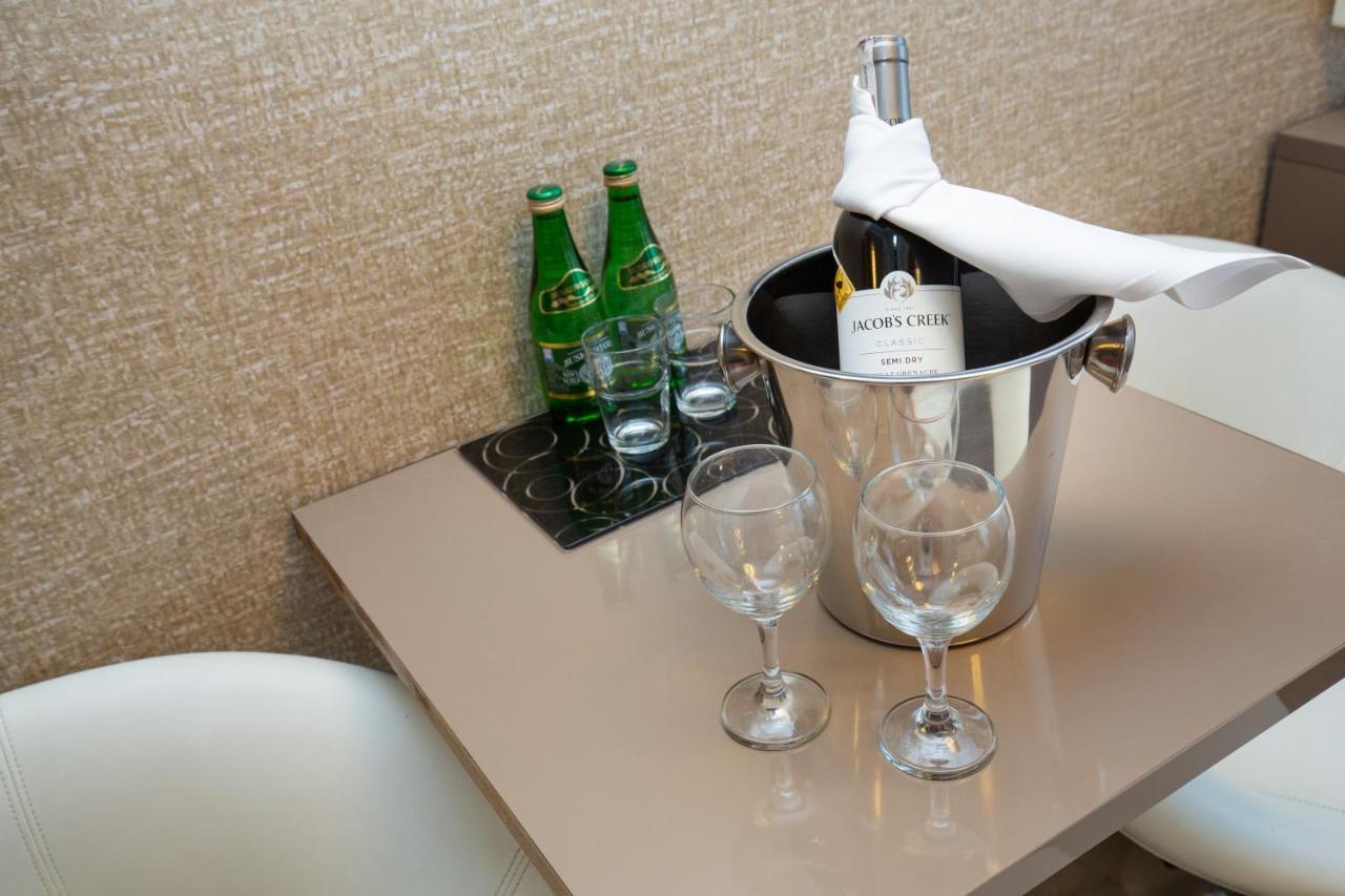 Hotel Ameliowka Maslow  Esterno foto